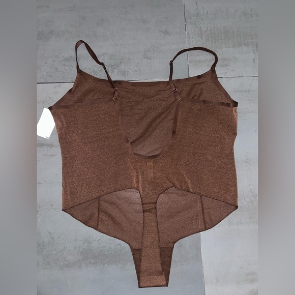 NEW SKIMS sheer sculpt low back thong bodysuit - Picture 3 of 5